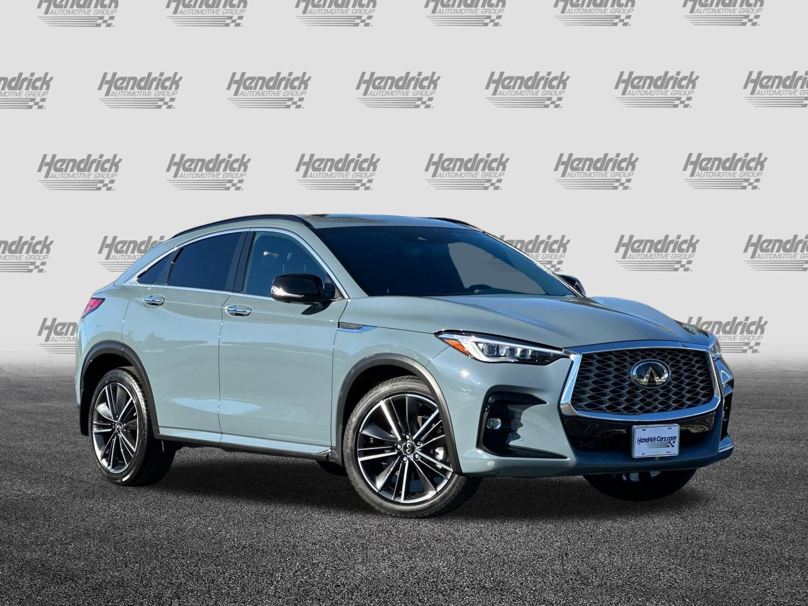 Used 2023 INFINITI QX55 Essential video 2