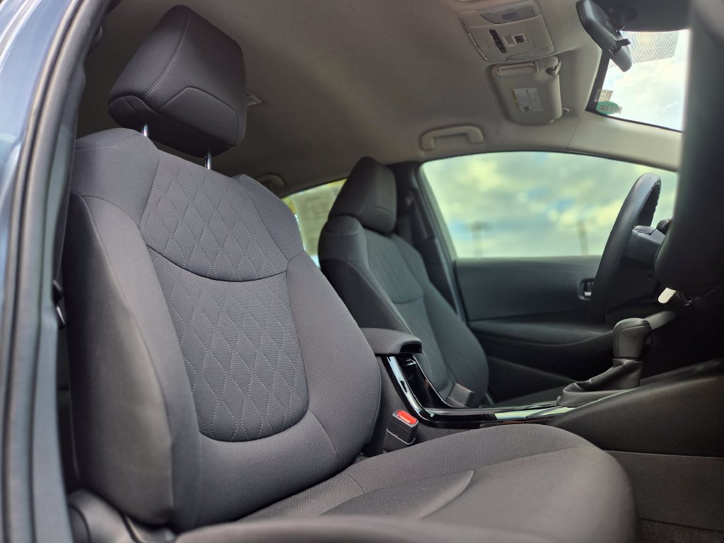 Used 2021 Toyota Corolla LE w/ Carpet Mat Package (TMS) FWD image 28