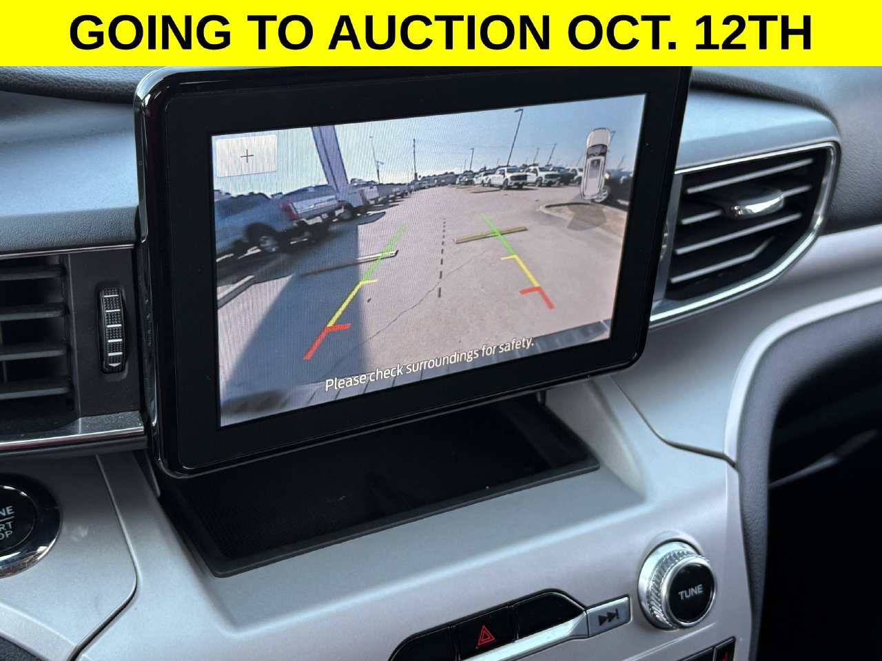 Used 2024 Ford Explorer XLT w/ Equipment Group 202A AWD/4WD image 19