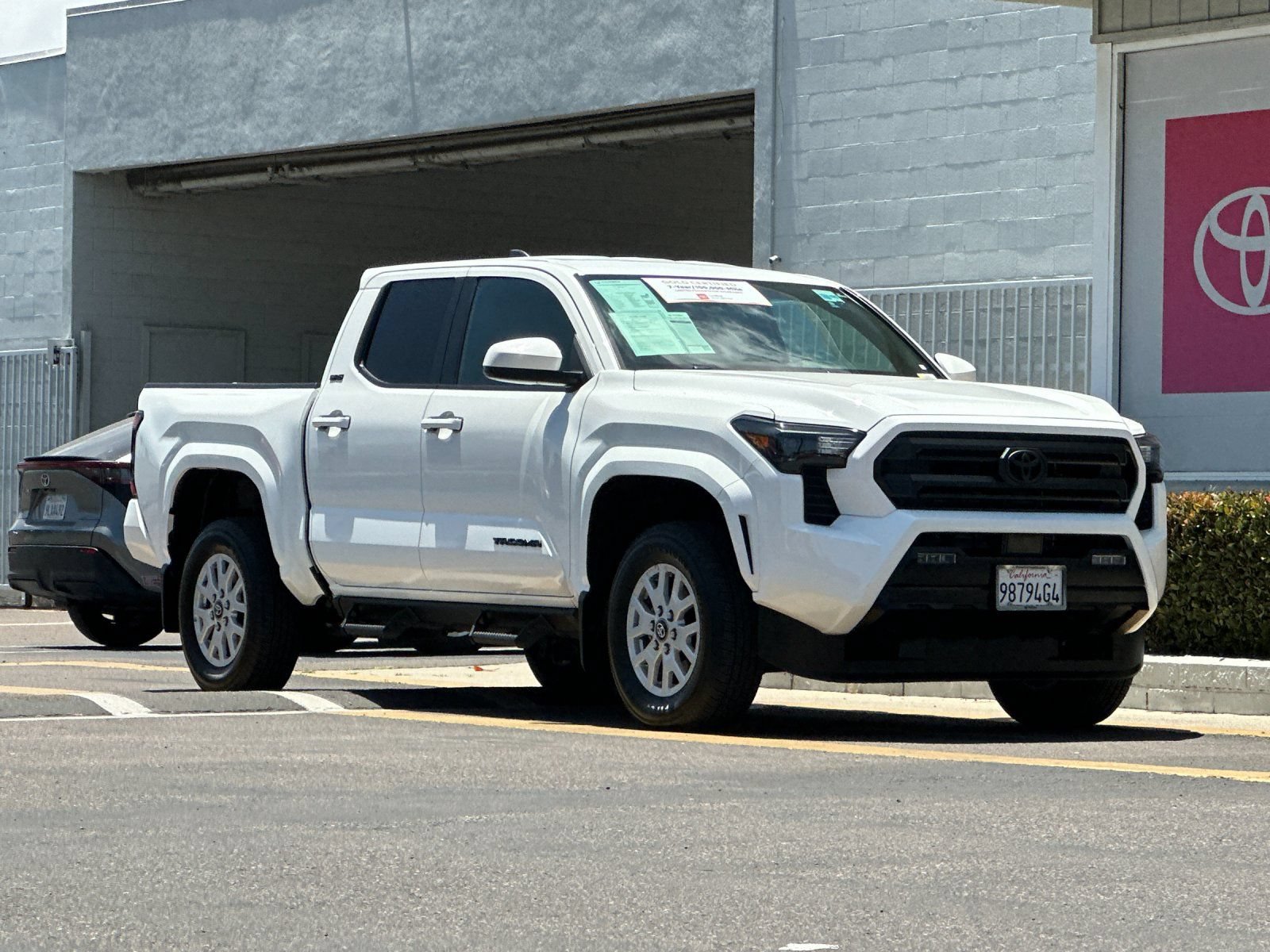 Used 2025 Toyota Tacoma SR5 AWD/4WD image 8