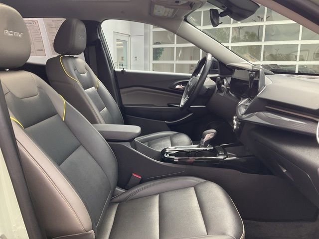 Certified 2025 Chevrolet Trax ACTIV w/ Sunroof Package FWD image 10