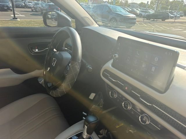 Used 2025 Honda HR-V EX-L image 11