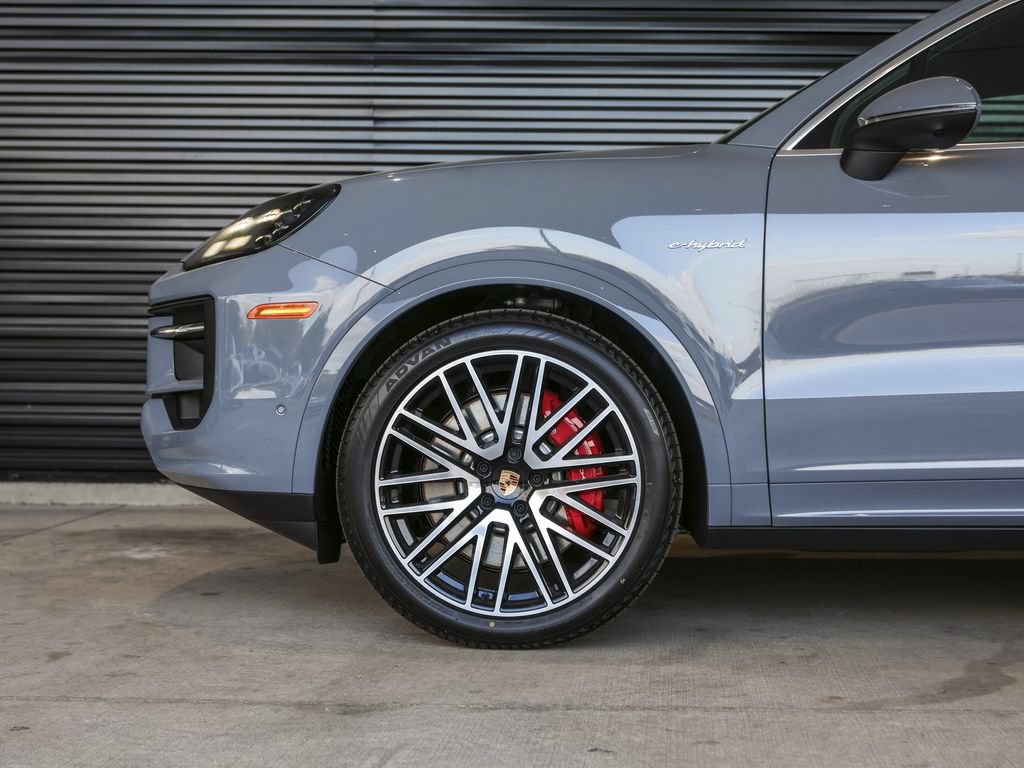 New 2026 Porsche Cayenne S AWD/4WD image 12