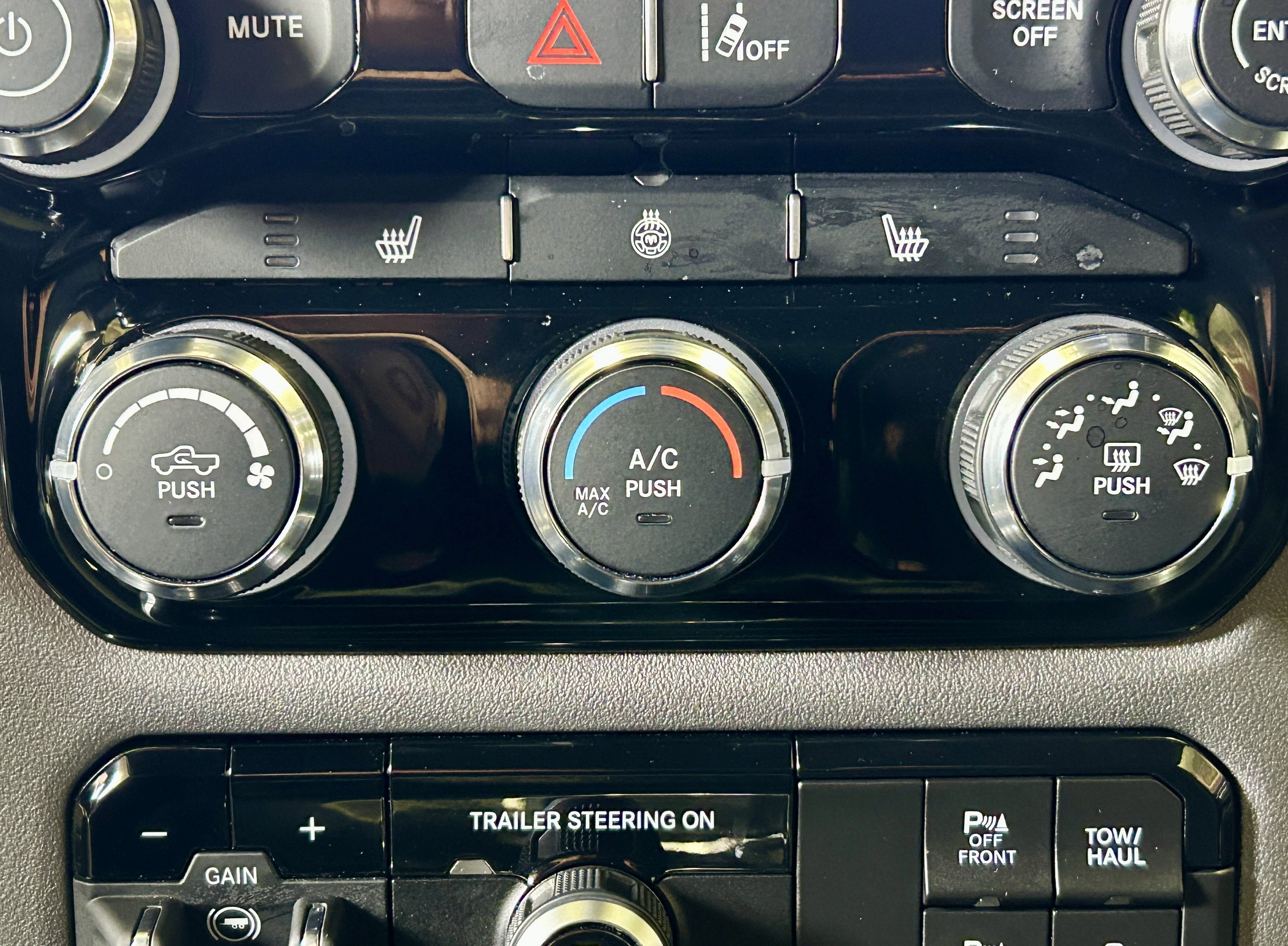 Certified 2025 RAM 1500 Big Horn AWD/4WD image 35