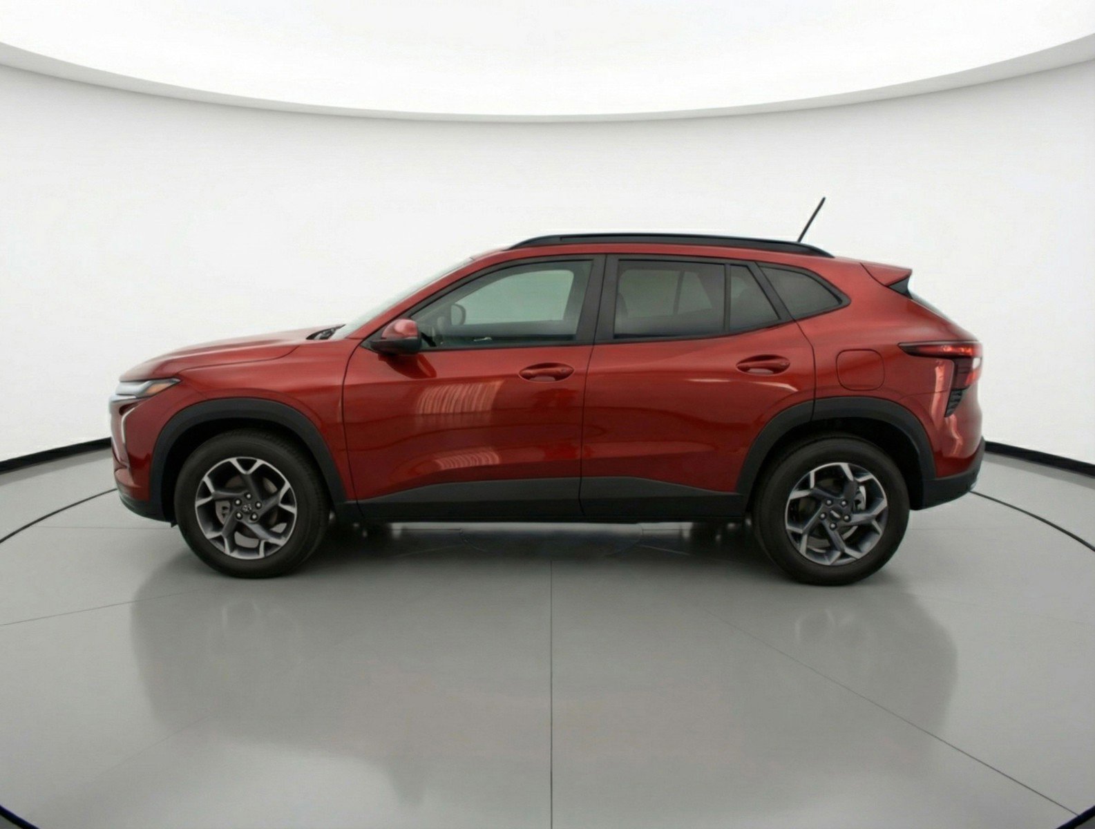 Used 2025 Chevrolet Trax LT image 5