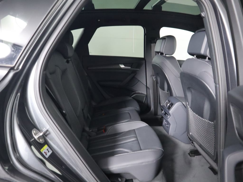 Used 2025 Audi Q5 e Premium Plus w/ Premium Plus Package image 24