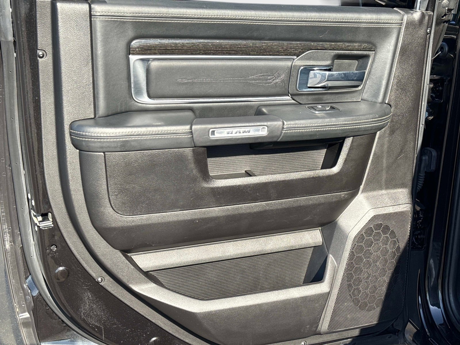 Used 2018 RAM 3500 Laramie Longhorn AWD/4WD image 14