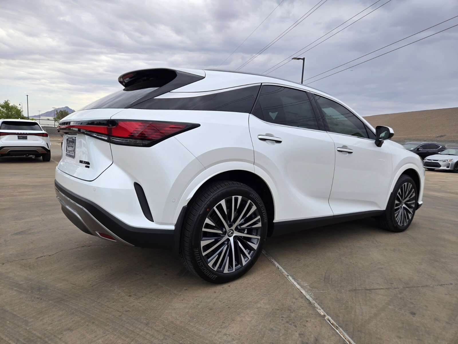 New 2026 Lexus RX 350h AWD/4WD image 3