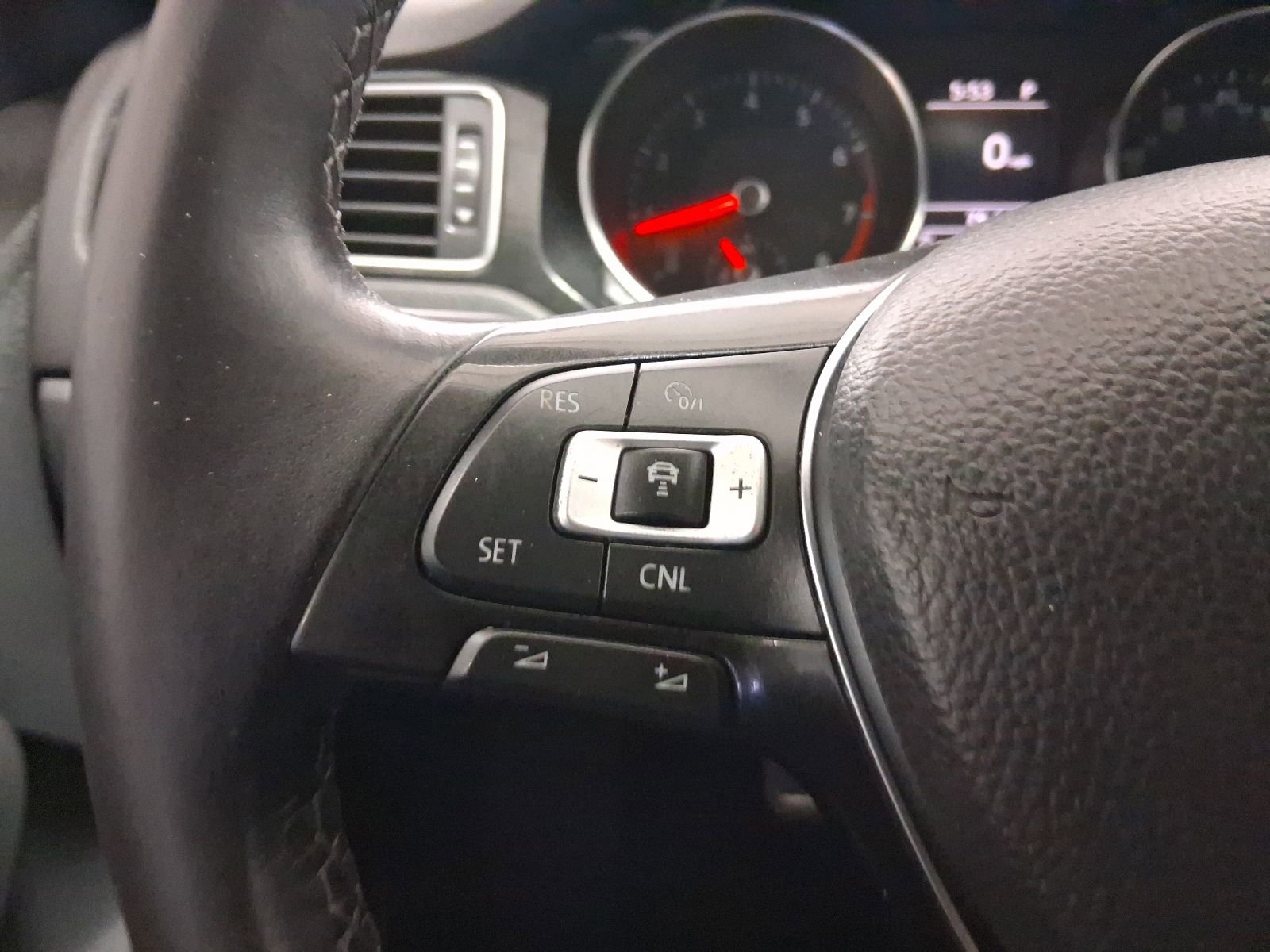 Used 2018 Volkswagen Jetta SEL FWD image 22