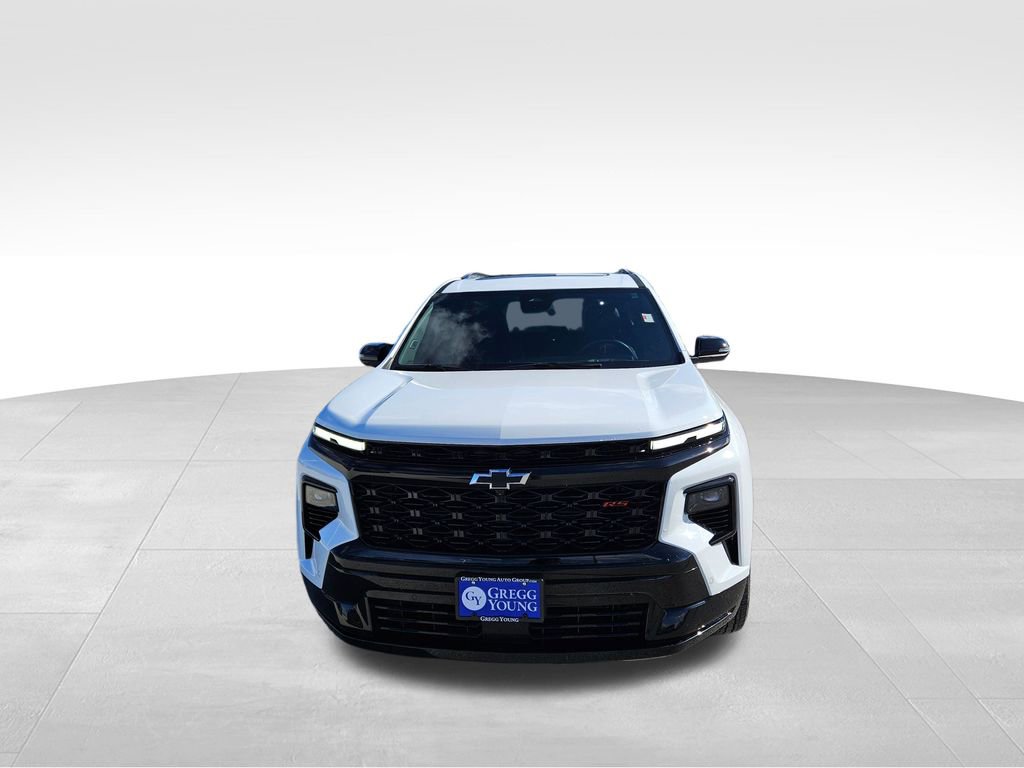 Used 2024 Chevrolet Traverse RS image 3
