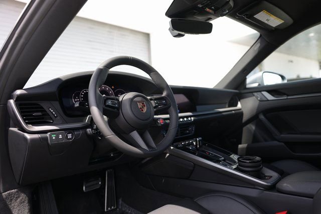 Certified 2025 Porsche 911 Carrera image 4