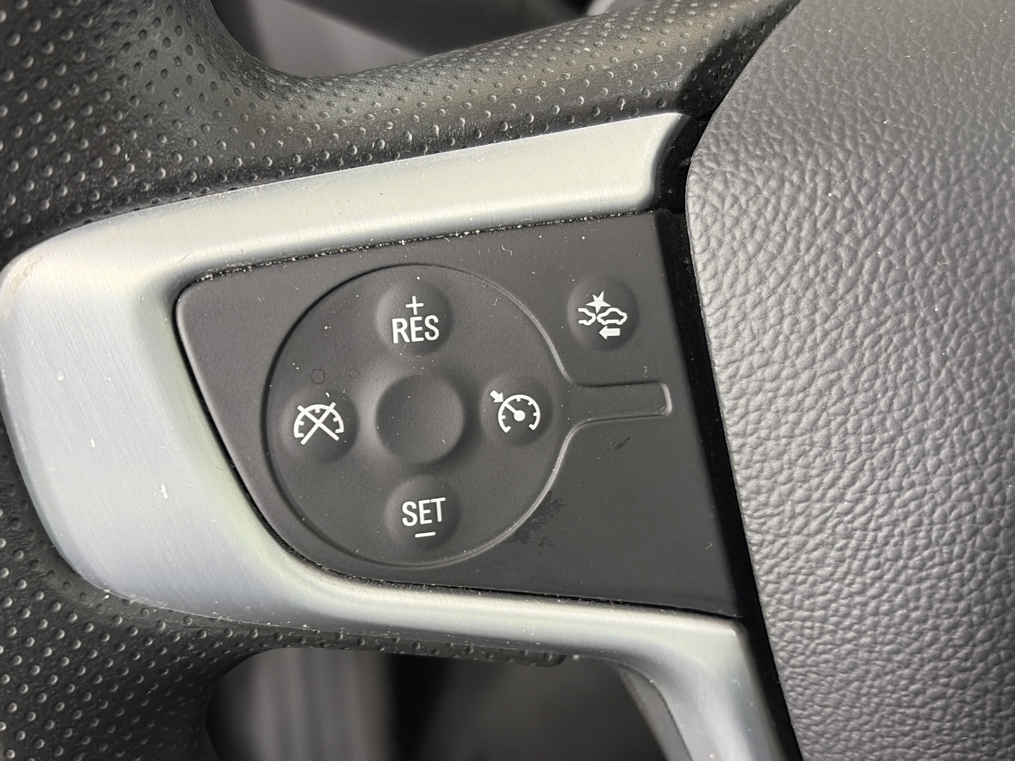 Used 2023 GMC Terrain SLE w/ Driver Convenience Package image 29