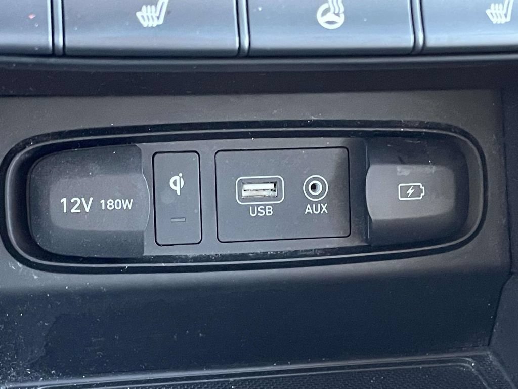 Used 2020 Hyundai Santa Fe Limited AWD/4WD image 21