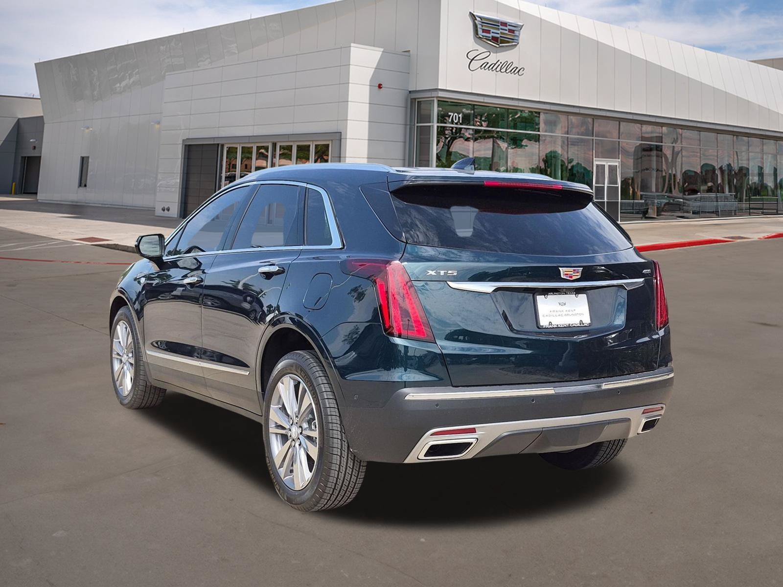 New 2026 Cadillac XT5 Premium Luxury w/ Driver Assist Package FWD image 4