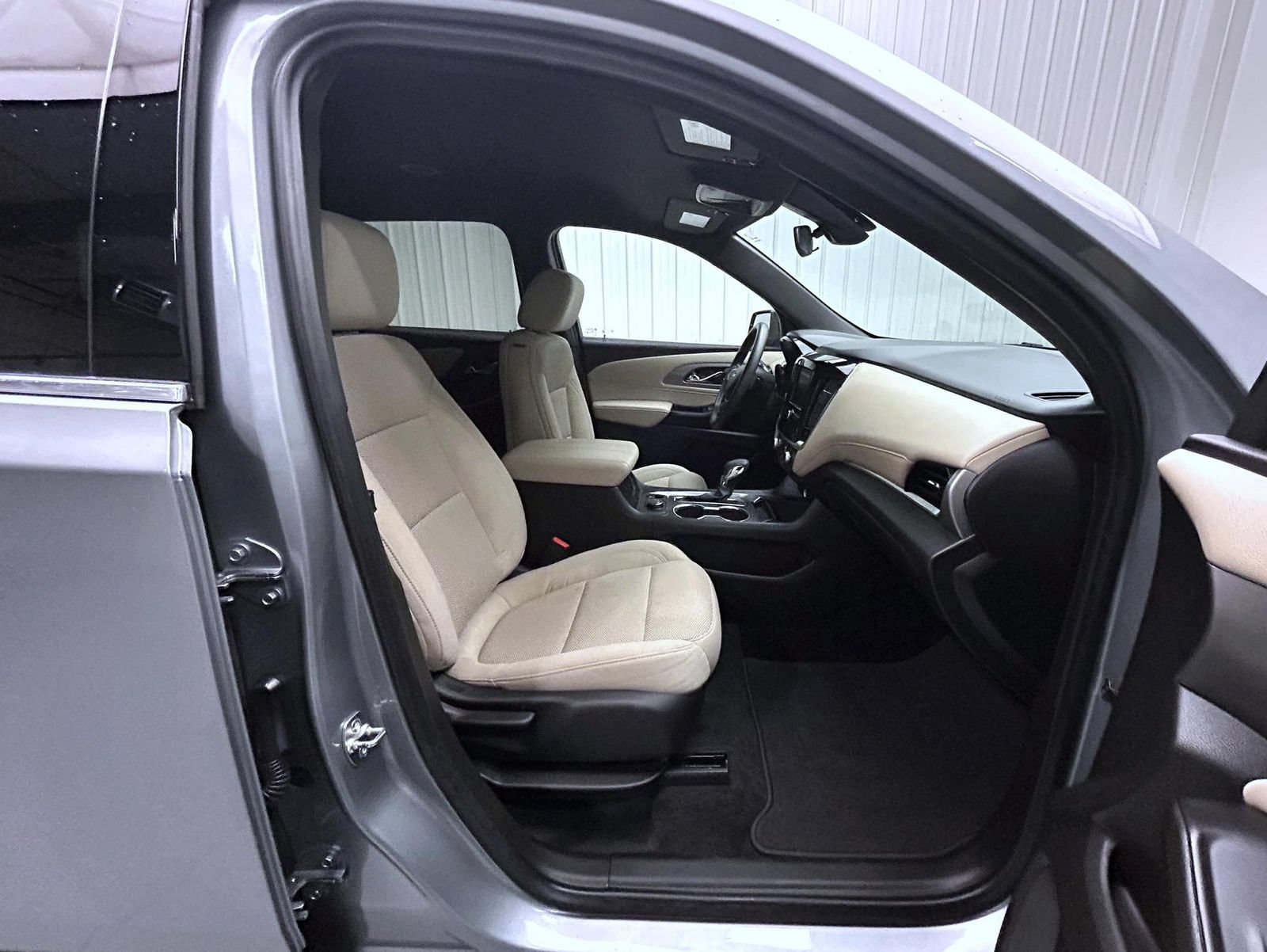 Used 2023 Chevrolet Traverse LS w/ LPO, Cargo Package AWD/4WD image 15