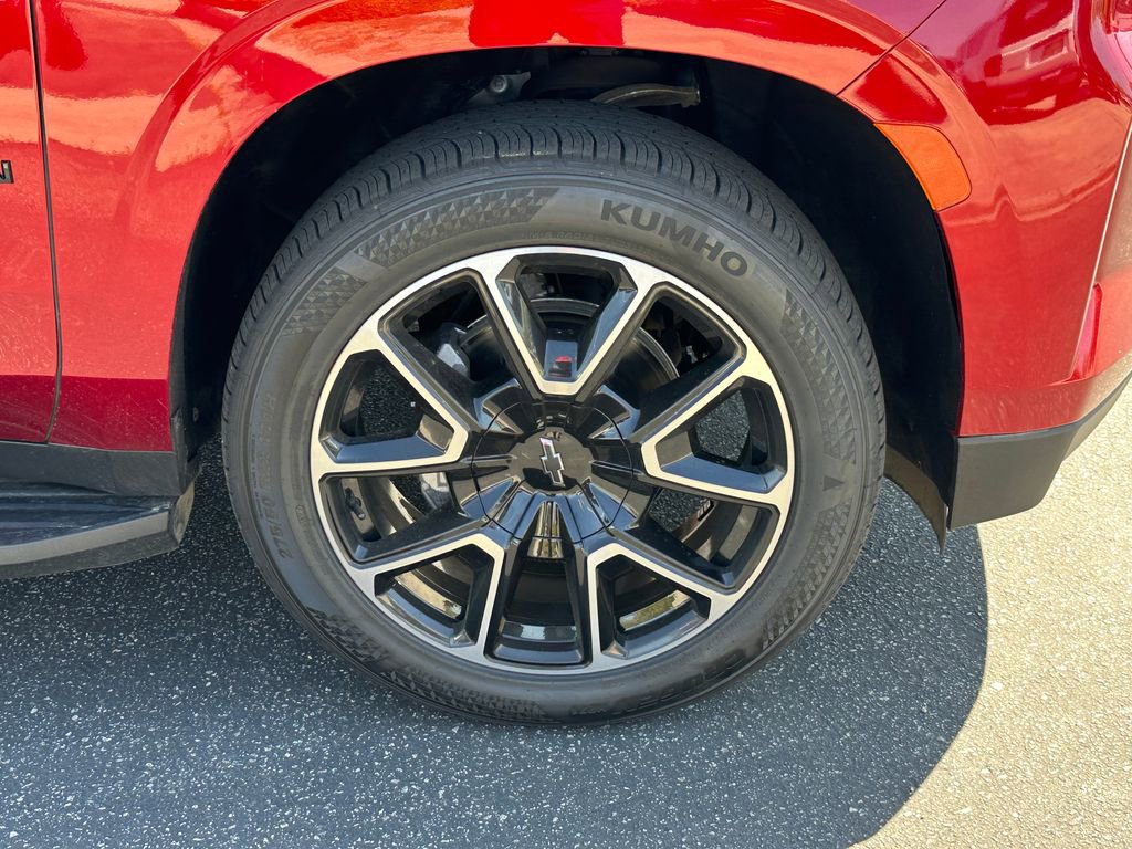 Used 2021 Chevrolet Suburban RST w/ Luxury Package image 14