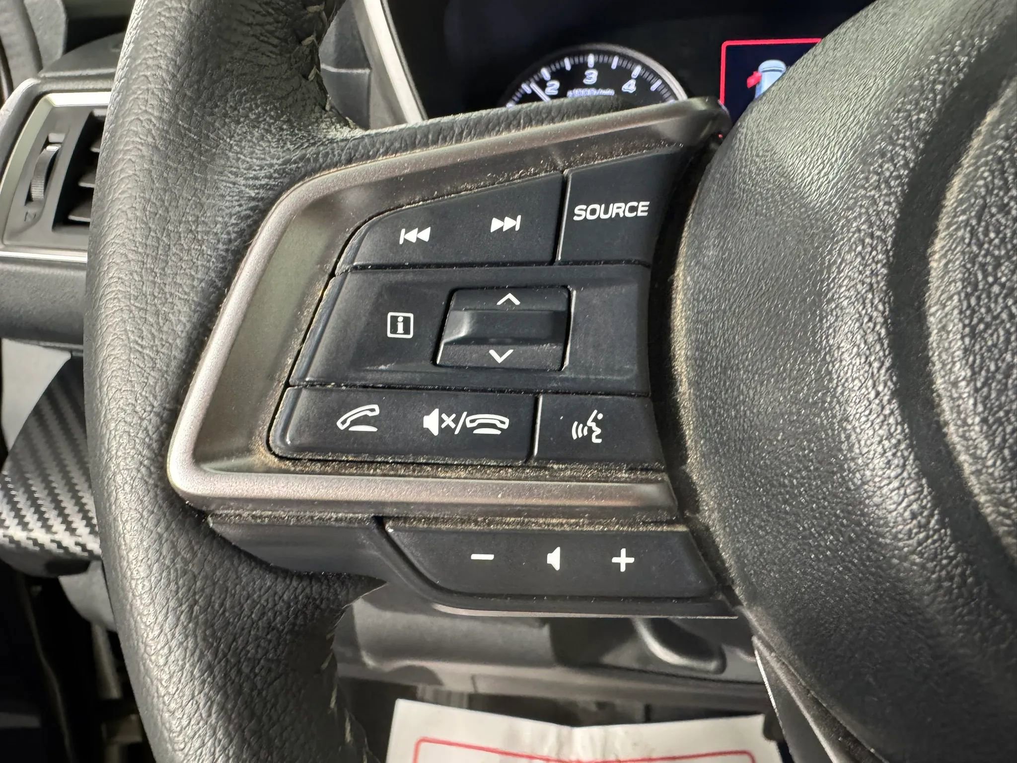 Used 2024 Subaru Ascent Premium w/ Convenience Package image 15