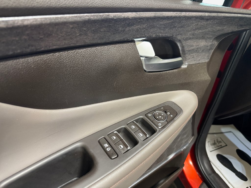 Used 2020 Hyundai Santa Fe SEL w/ Convenience + Premium Package AWD/4WD image 14