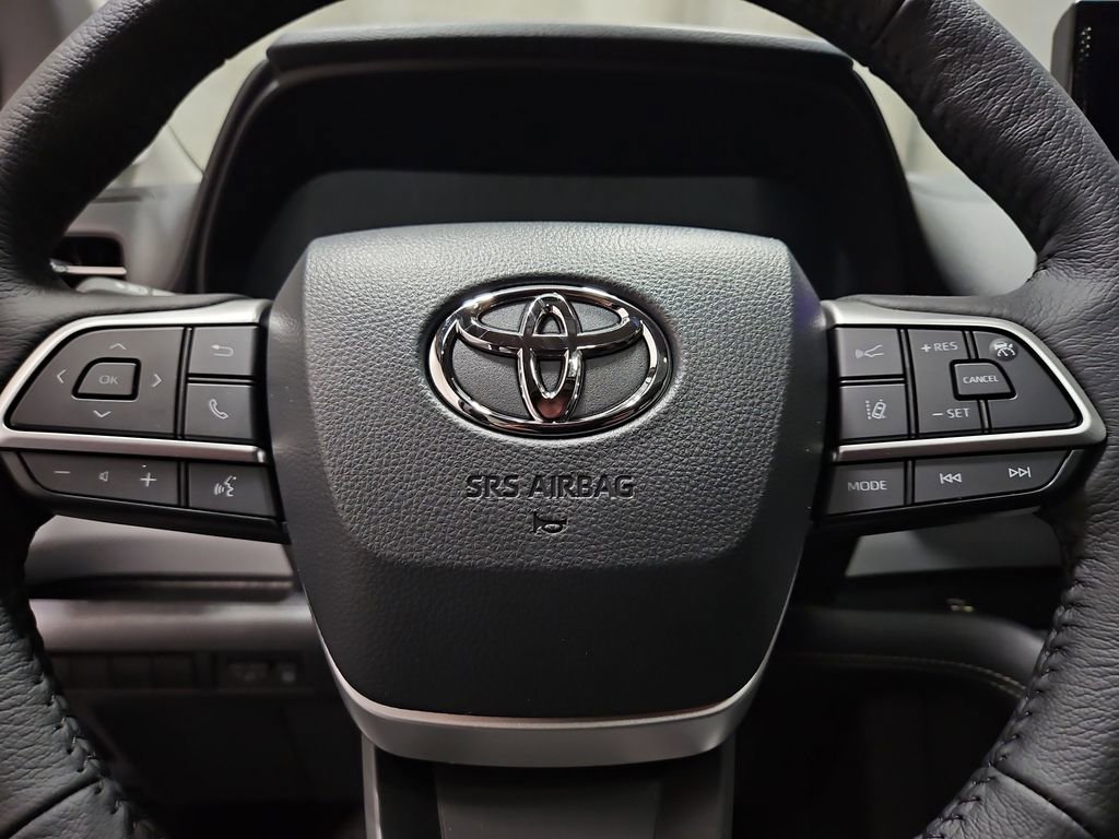 New 2026 Toyota Sienna XLE image 15