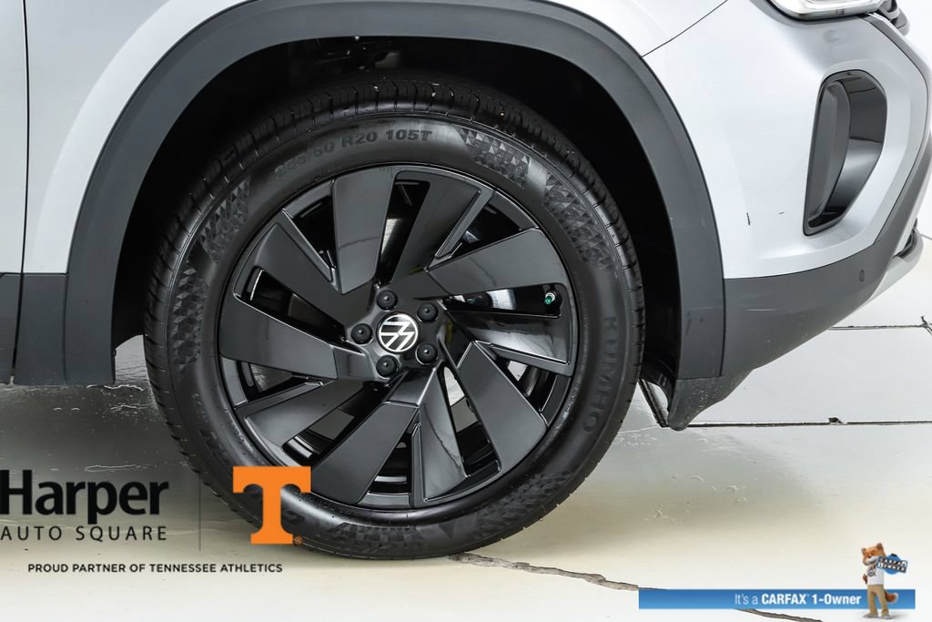Used 2025 Volkswagen Atlas Cross Sport SE w/ Panoramic Sunroof Package AWD/4WD image 53