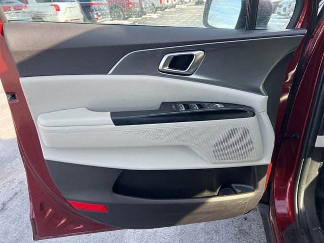 Certified 2024 Kia Carnival LX image 26