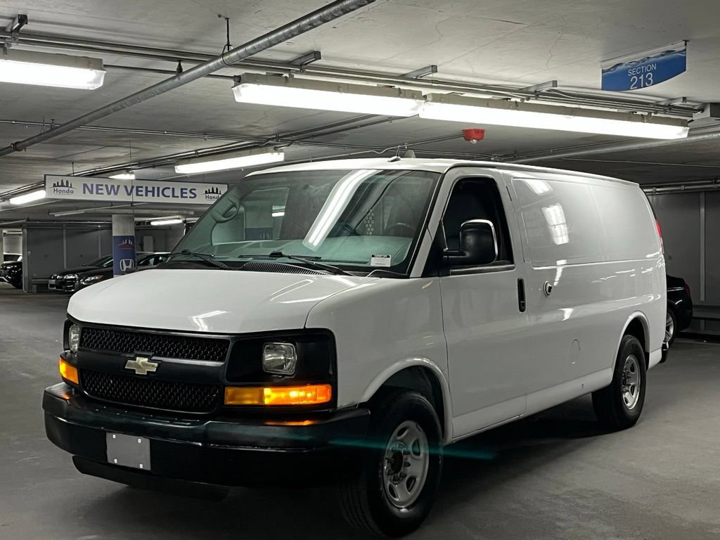 Used 2014 Chevrolet Express 2500 w/ Cold Climate Package RWD video 3