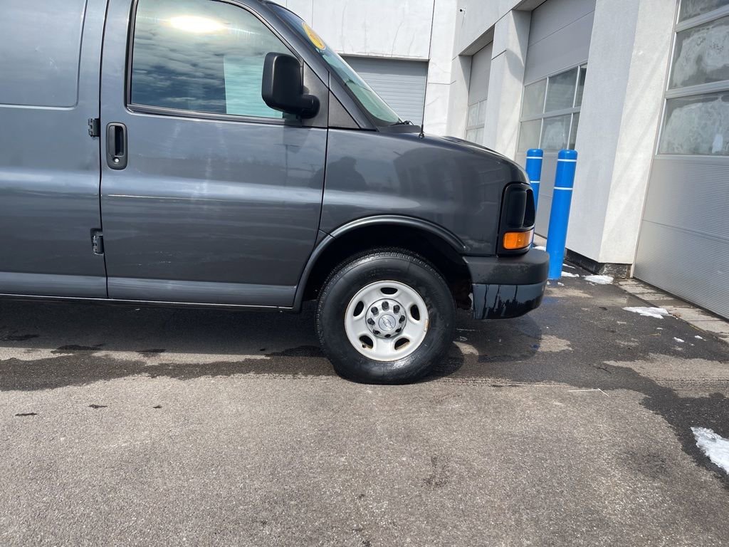 Used 2016 Chevrolet Express 3500 Extended image 9
