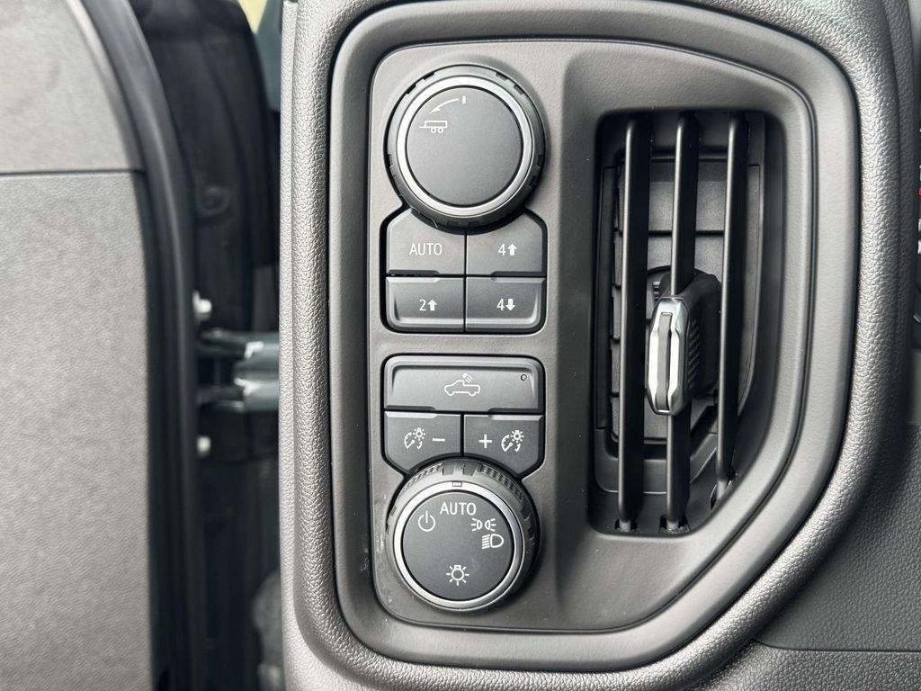 Used 2025 Chevrolet Silverado 1500 Custom Trail Boss image 30