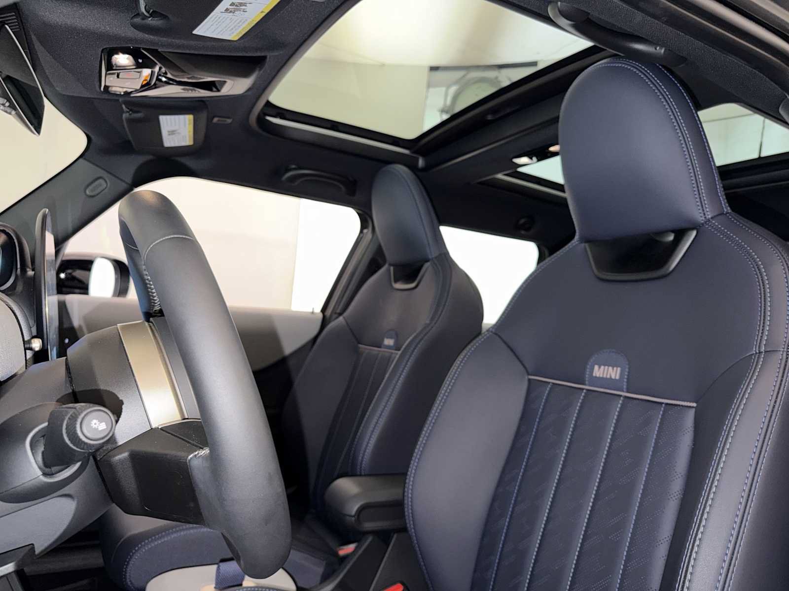 Used 2026 MINI Cooper 4-Door Hardtop FWD image 19