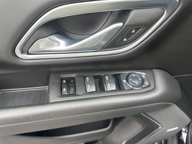 Used 2024 GMC Yukon SLT AWD/4WD image 11