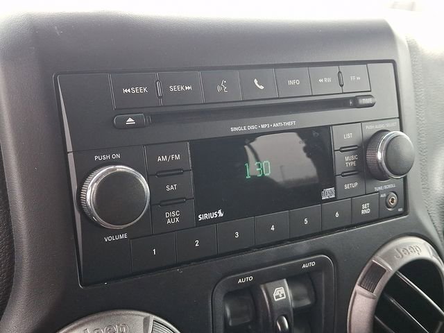 Used 2016 Jeep Wrangler Unlimited Sport image 3