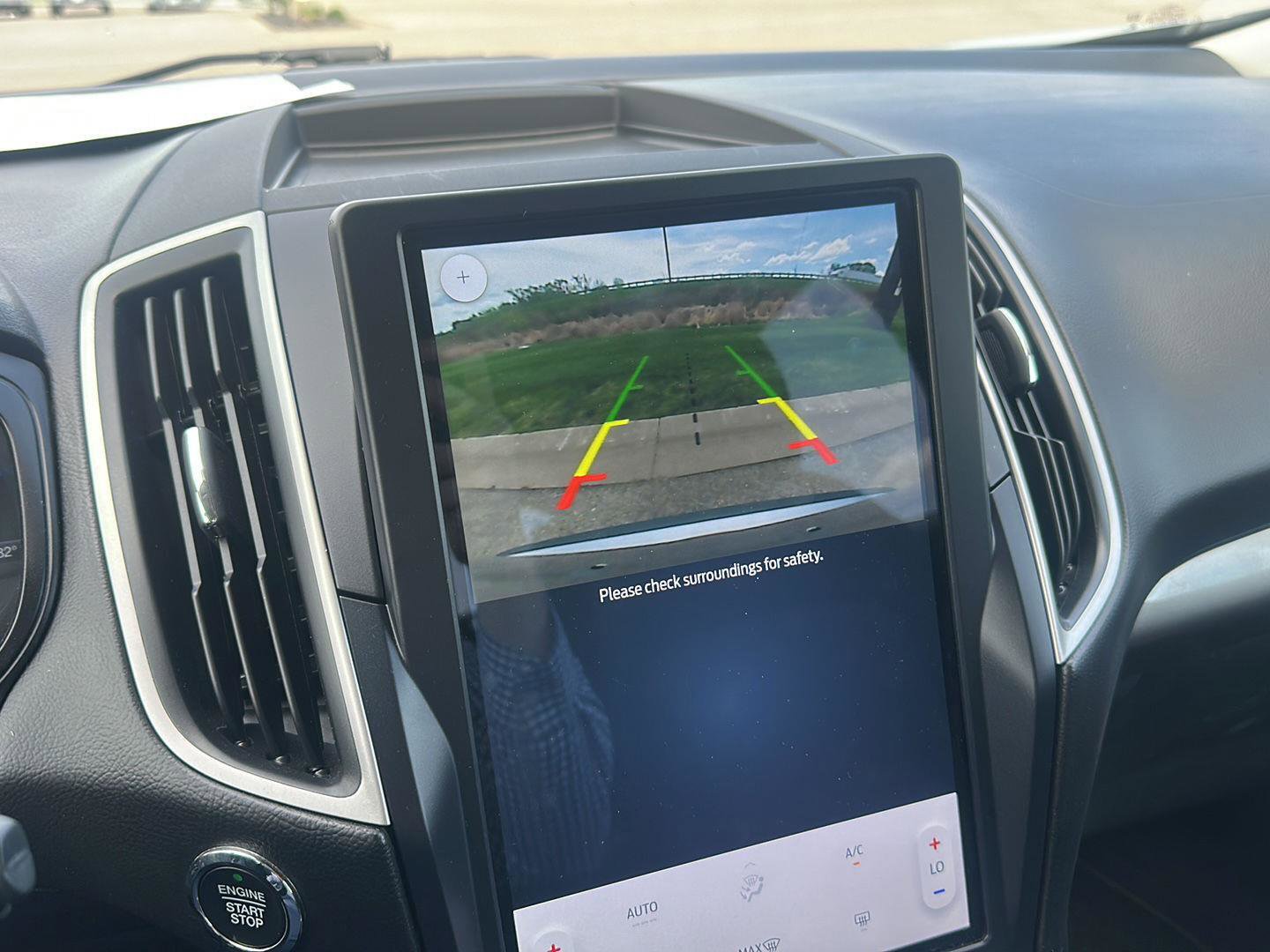 Used 2023 Ford Edge SE AWD/4WD image 16