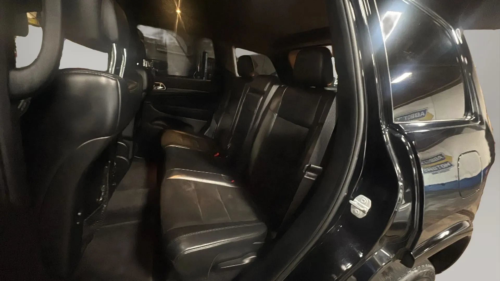 Used 2018 Jeep Grand Cherokee Altitude AWD/4WD image 10
