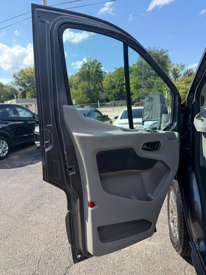 Used 2019 Ford Transit 150 130 Low Roof w/ Exterior Upgrade Package RWD image 21