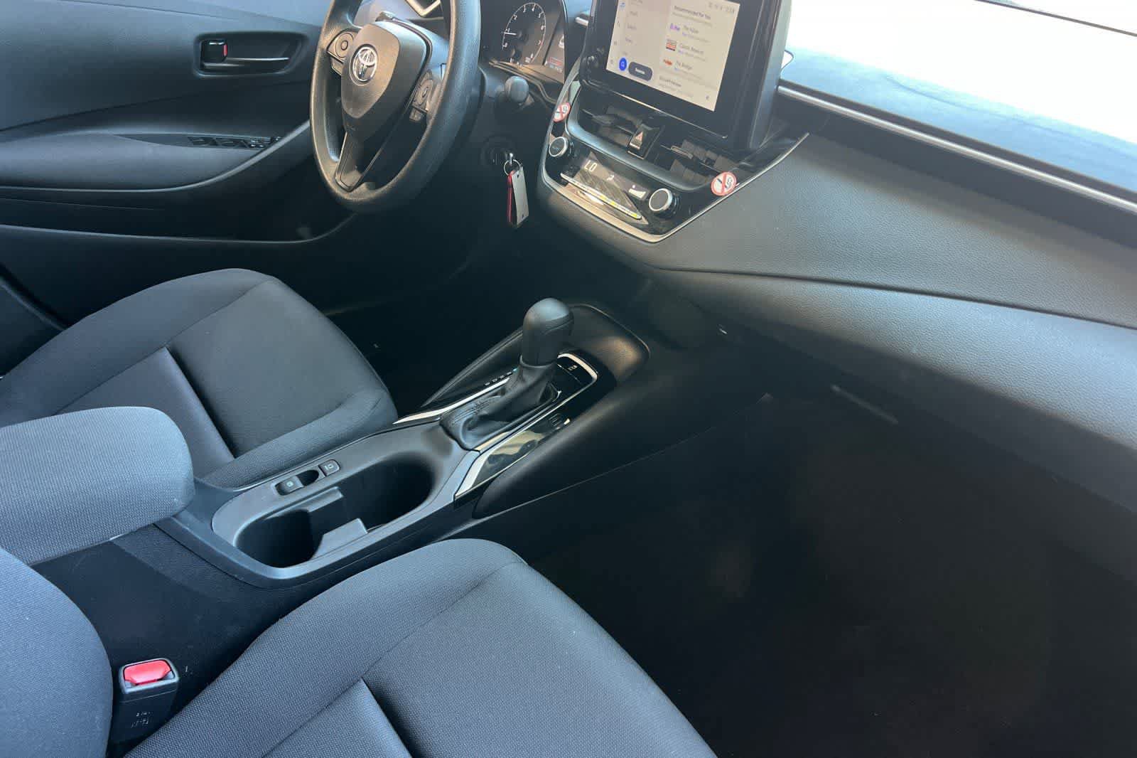 Used 2025 Toyota Corolla LE FWD image 17