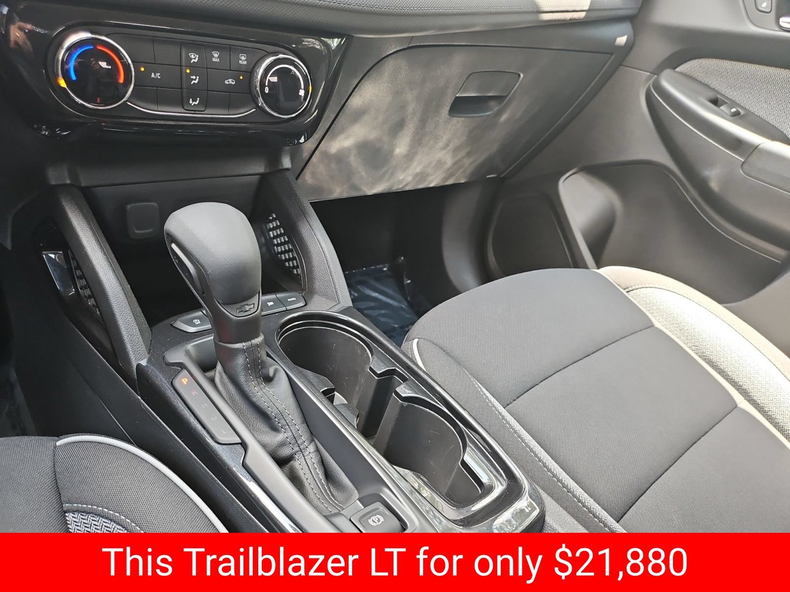 Used 2025 Chevrolet TrailBlazer LT AWD/4WD image 24