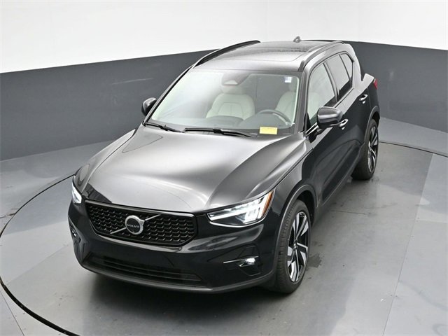 Used 2024 Volvo XC40 B5 Plus w/ Climate Package image 47
