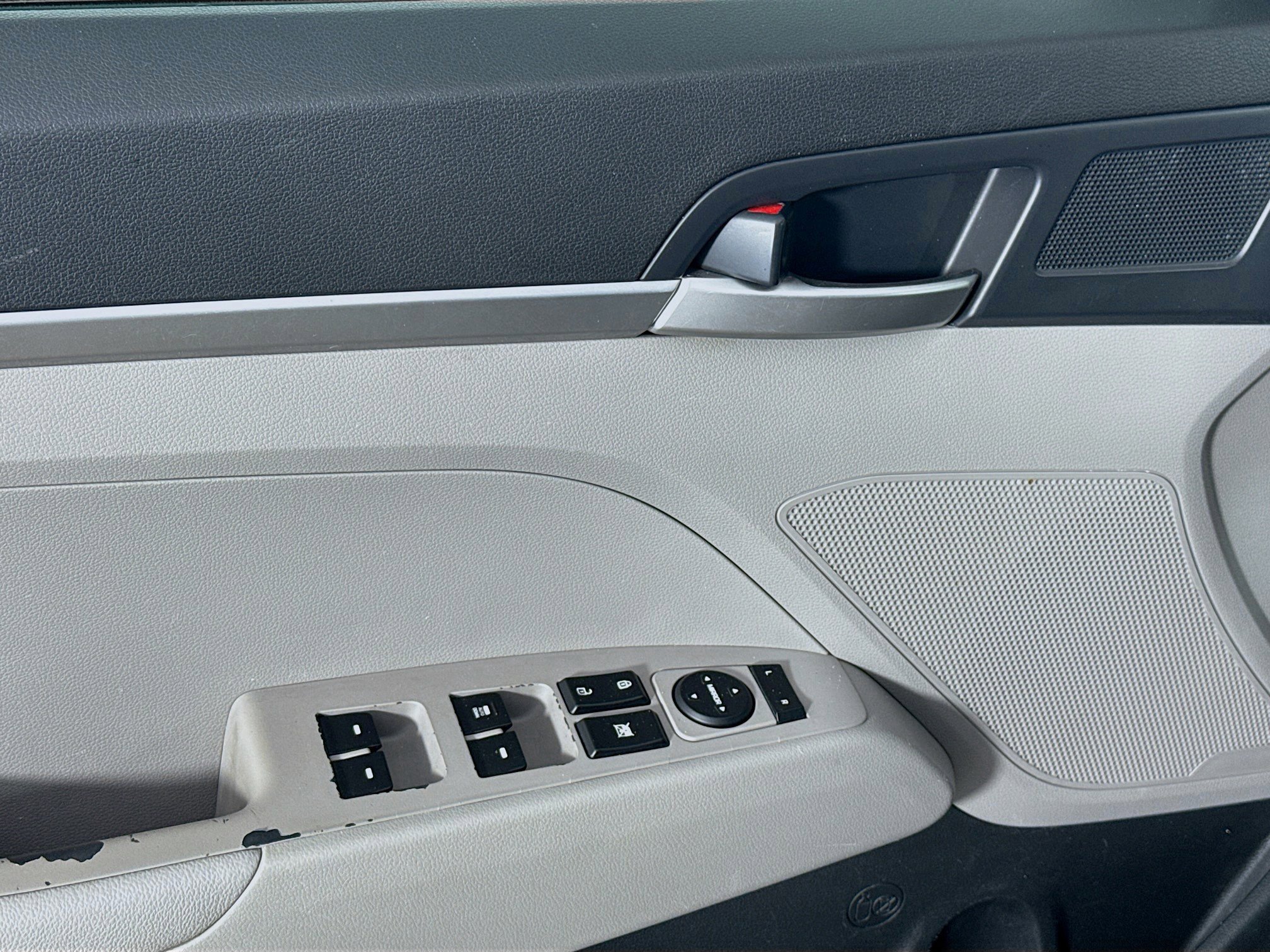 Used 2020 Hyundai Elantra SE w/ Cargo Package (C1) image 23