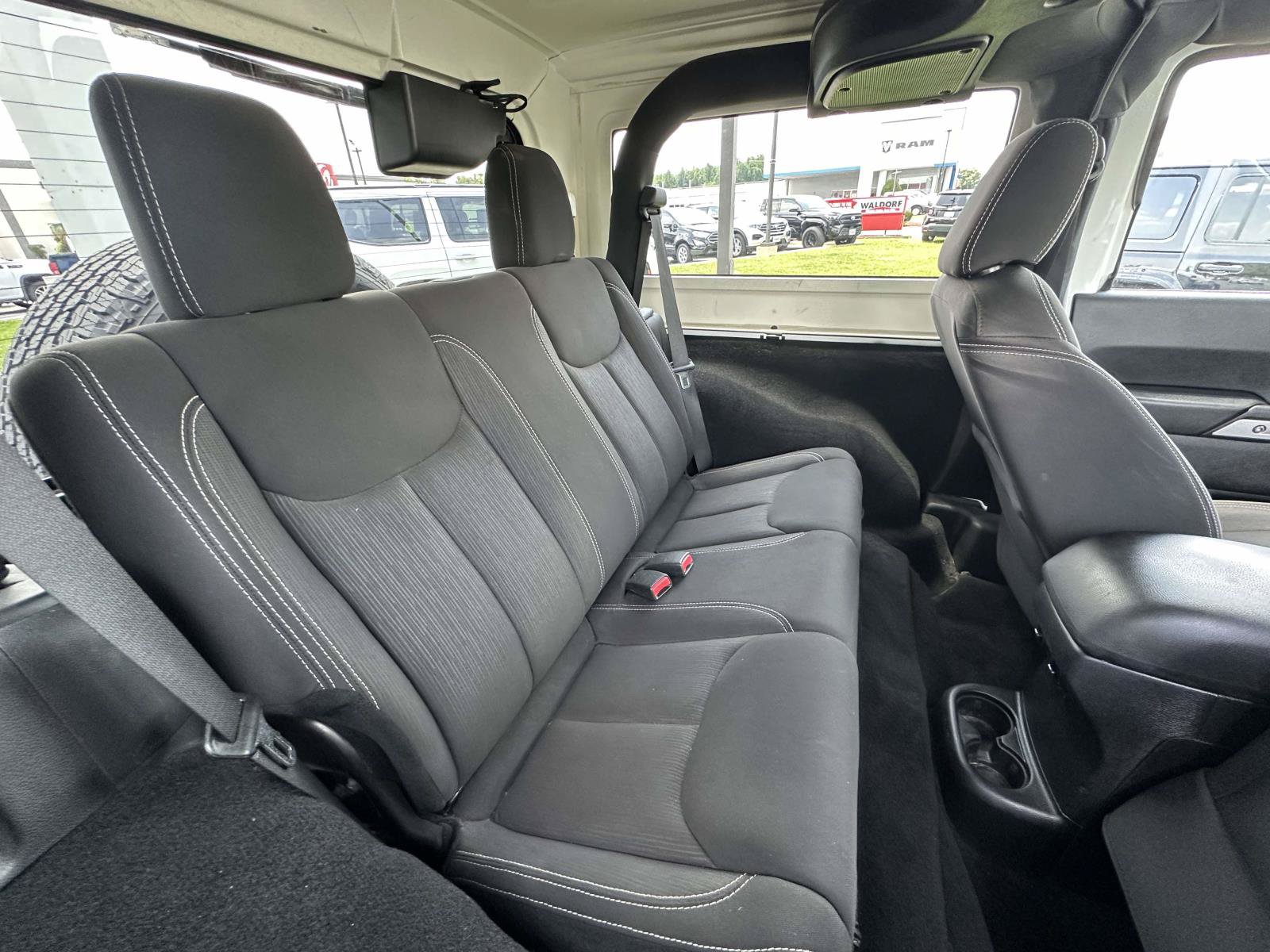 Used 2015 Jeep Wrangler Sahara w/ Connectivity Group AWD/4WD image 27