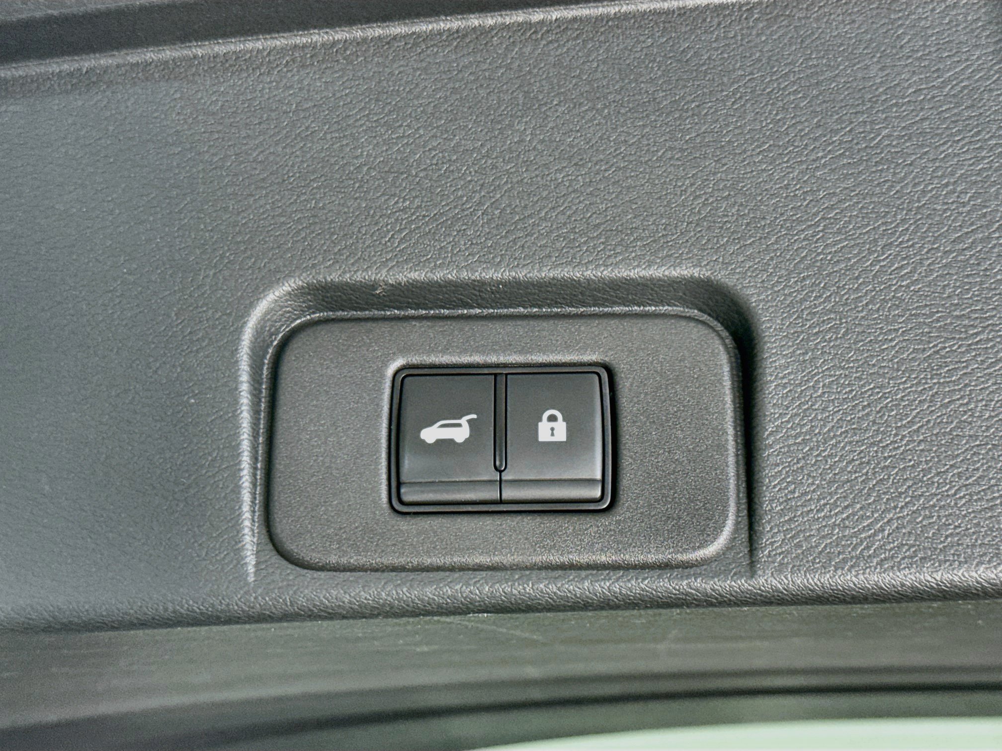 Used 2023 Nissan Rogue SL FWD image 31