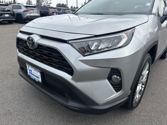 Used 2021 Toyota RAV4 XLE Premium image 3