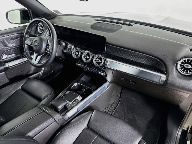 Used 2020 Mercedes-Benz GLB 250 4MATIC image 31
