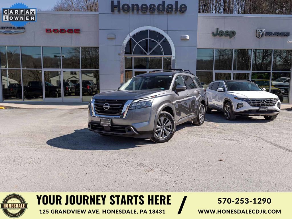 Used 2023 Nissan Pathfinder SV AWD/4WD image 1