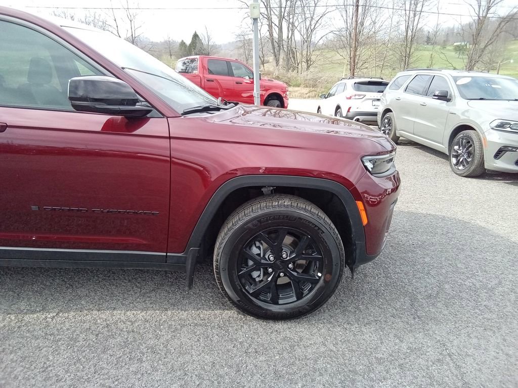 New 2026 Jeep Grand Cherokee Altitude image 2