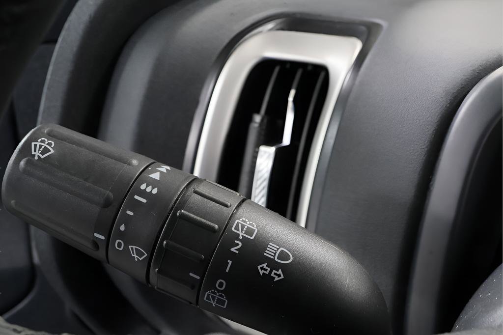 Used 2025 Ford Expedition Active AWD/4WD image 18