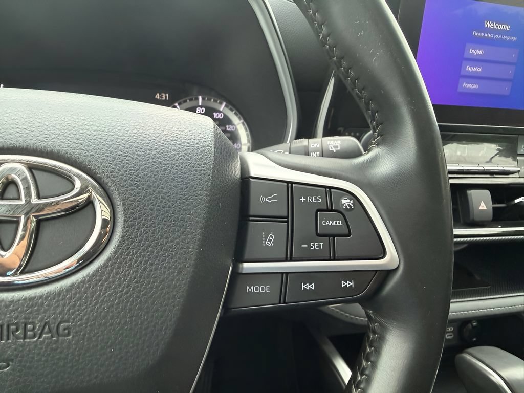 Used 2023 Toyota Highlander XSE AWD/4WD image 19