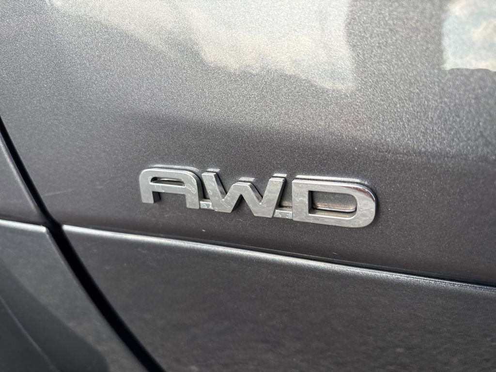 Used 2022 Toyota Highlander XLE image 11