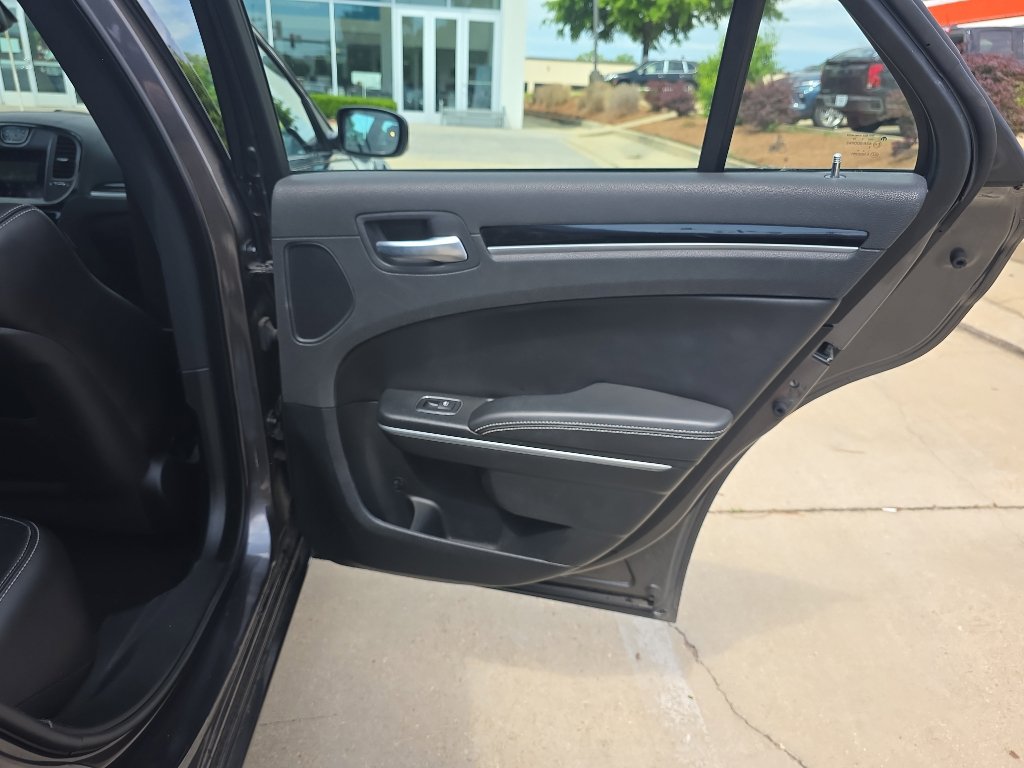 Used 2023 Chrysler 300 S w/ Comfort Group RWD image 21