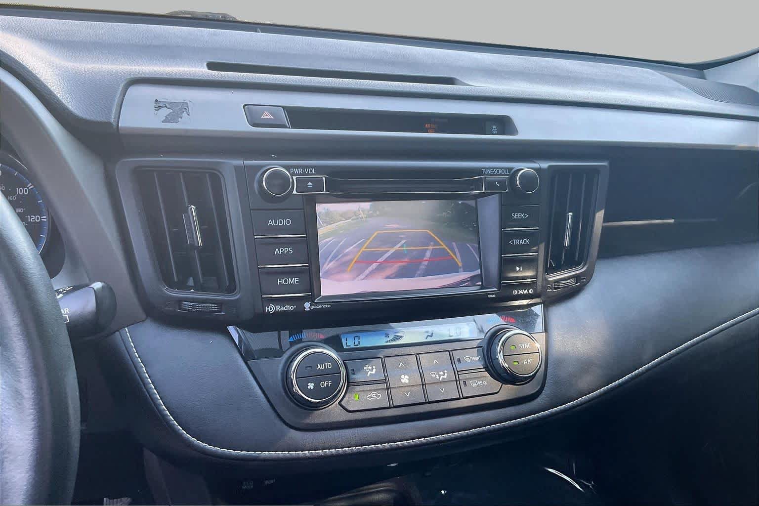 Used 2016 Toyota RAV4 XLE AWD/4WD image 28