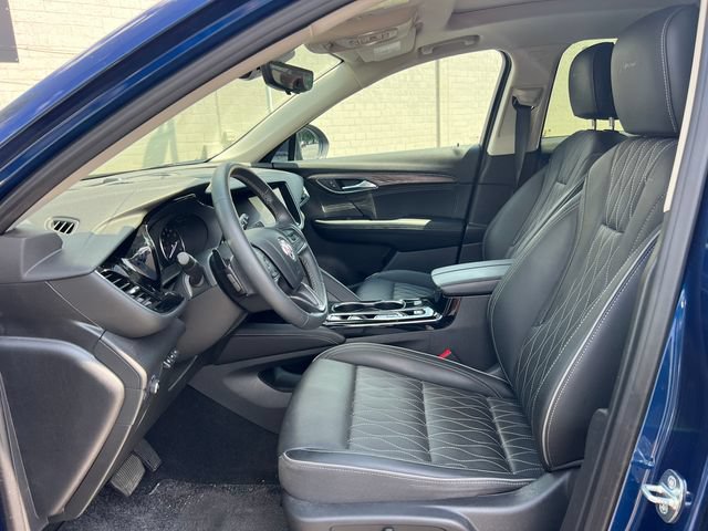 Used 2022 Buick Envision Avenir w/ Technology Package II AWD/4WD image 3
